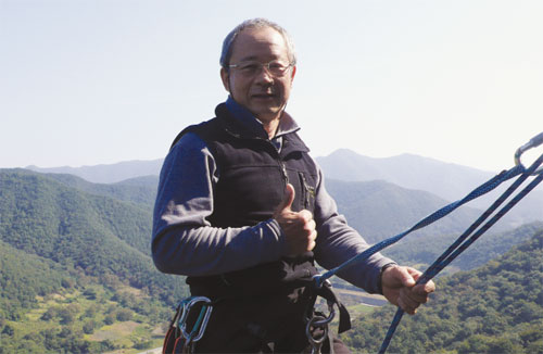 62세 나이로 세계 7대륙 최고봉을 모두 오른 재미교포 산악인 이성인씨.
