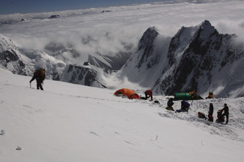 2007년 K2 제3캠프 출발. 