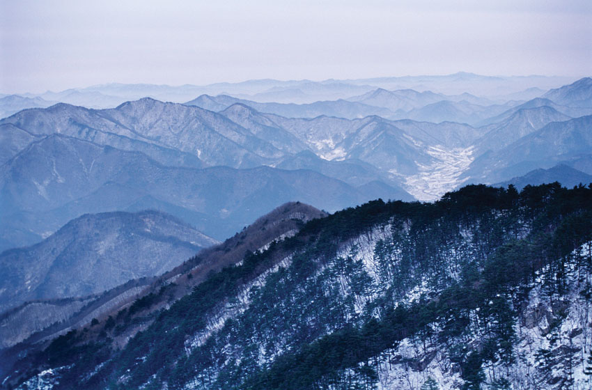 산에 대한 정확한 개념 정립이 안 돼 남한에 산이 몇 개인지 주장하는 사람마다 개수가 들쭉날쭉이다. 전문가들은 합당한 정의와 엄밀한 기준을 설정하고 이를 바탕으로 통계정보를 구축해야 할 것이라고 말한다.