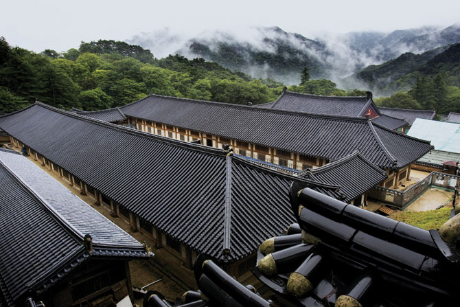 [삼보사찰 순례 산행 코스가이드 | 가야산과 해인사] 법보사찰 해인사를 품은 불꽃같은 바위산