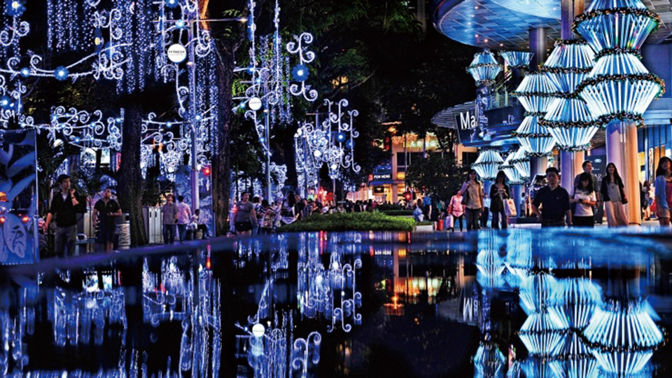 멋진 거리에서의 크리스마스 축제가 열리고 있는 싱가포르 거리. 사진 싱가포르관광청.