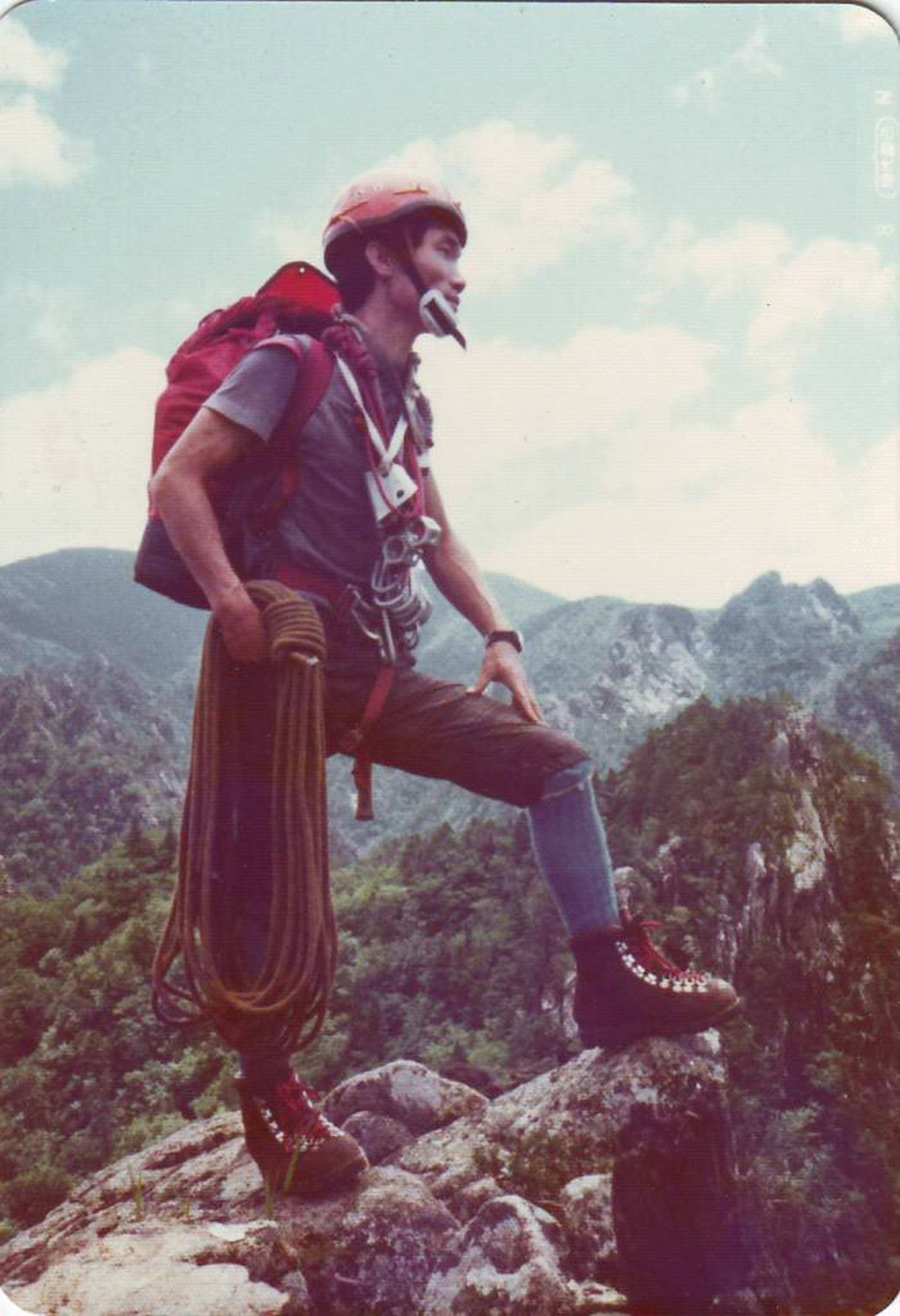 조수경씨가 간직하고 있던 설악산에서 등반 중이던 아버지 조광열씨 사진.
