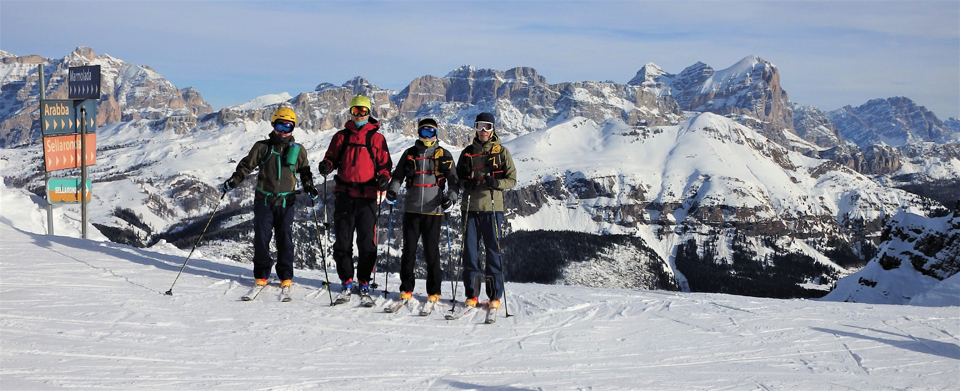 돌로미테 셀라론다에서 스키의 진수를 경험한 우리나라 산악스키 선수들. 왼쪽부터 김원명, 이재수, 김동현, 박남용 선수.