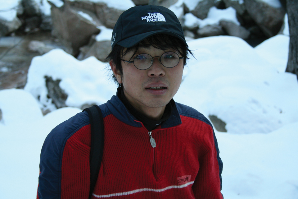 2005년 한국산악회 에베레스트 실버원정대 훈련 중 설악산 죽음의 계곡에서.