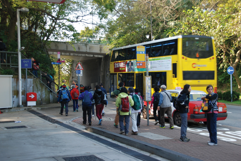 홍콩 트레일 5구간과 윌슨 트레일 1구간이 만나는 양명산장 버스 정류장