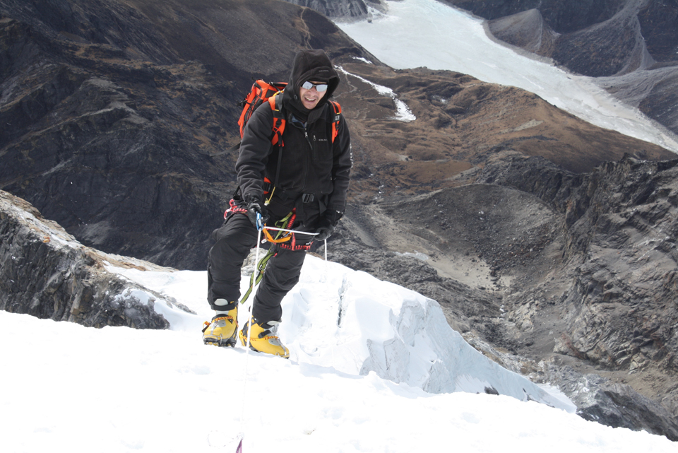 2013년 1월 6,000m대 고산인 로부제 동봉을 등반하는 조벽래 대장