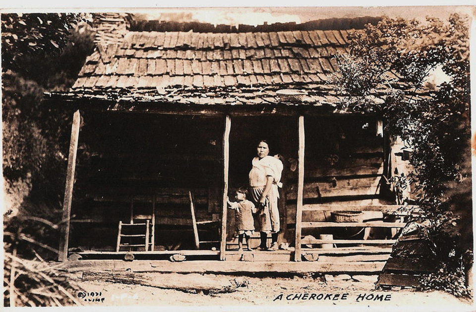 1920년대 강제로 퇴거당해 빈민으로 전락한 체로키 원주민의 가옥. 사진 노스캐롤라이나주