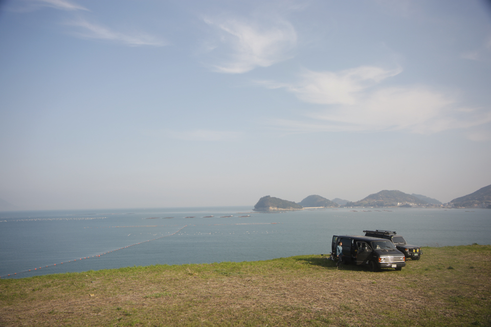 신씨가 방문한 차박지 중 가장 좋았다고 밝힌 경남 남해의 도로변.