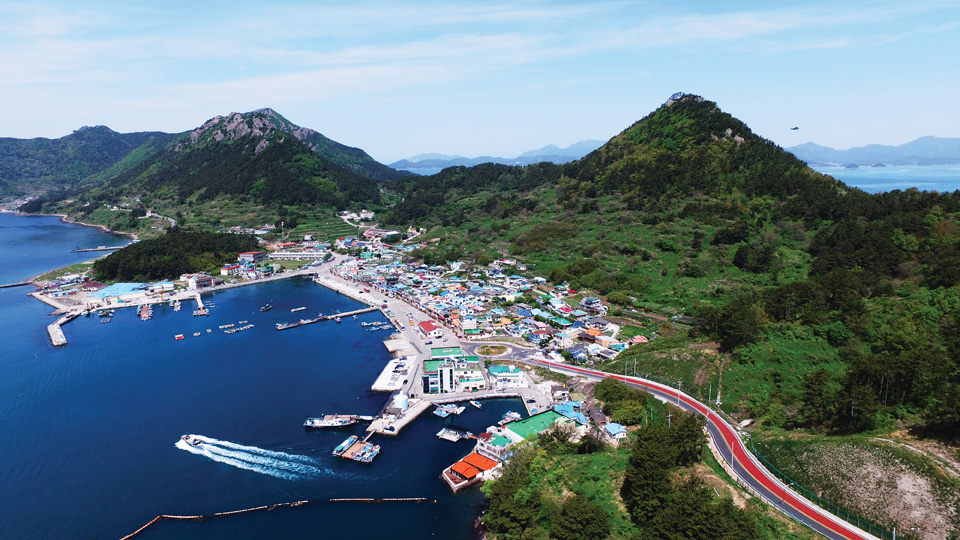 [벚꽃산행 가이드] 봄바람에 벚꽃 잎 흩날리는 감성 산행지