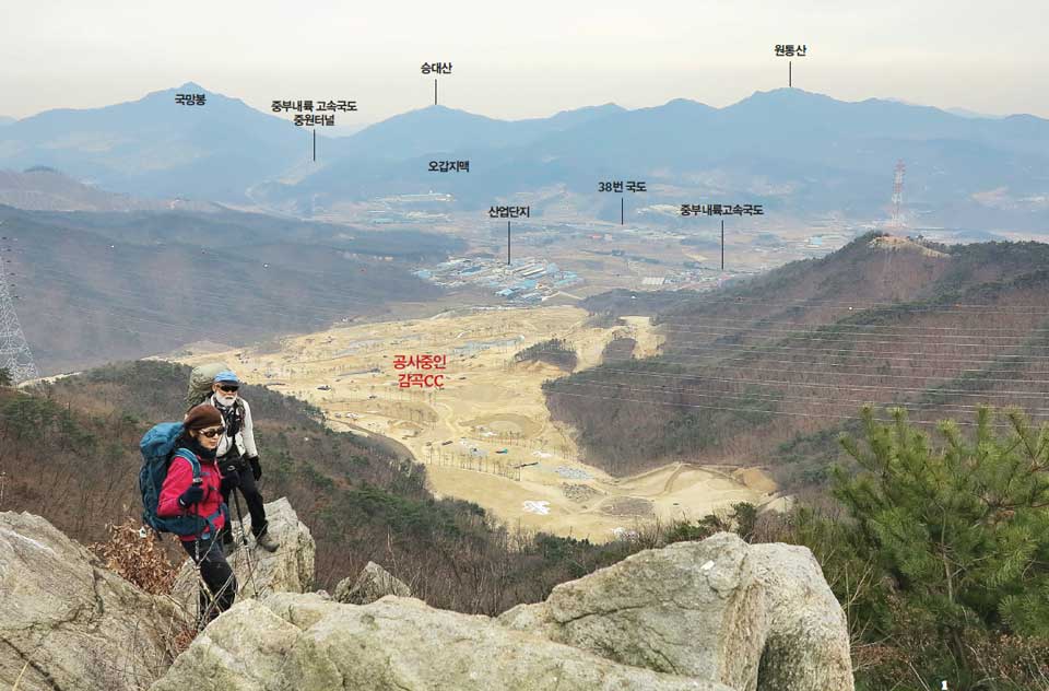 [악돌이의 만화산행-오갑산] 정상 이진봉과 북릉 완장봉이 조망 포인트... [악돌이의 만화산행-오갑산] 정상 이진봉과 북릉 완장봉이 조망 포인트