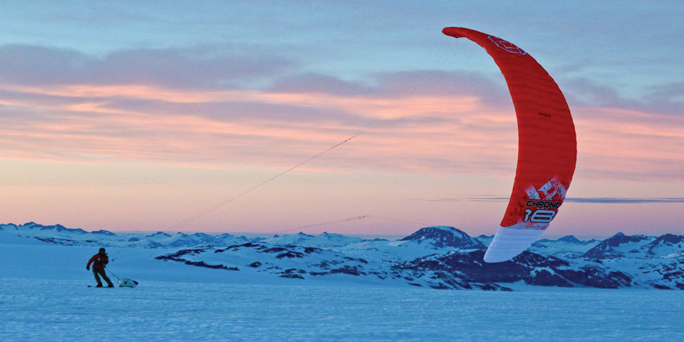 2014년 그린란드 일주 중인 단세르코어. 사진 에릭 맥네어-랜드리.