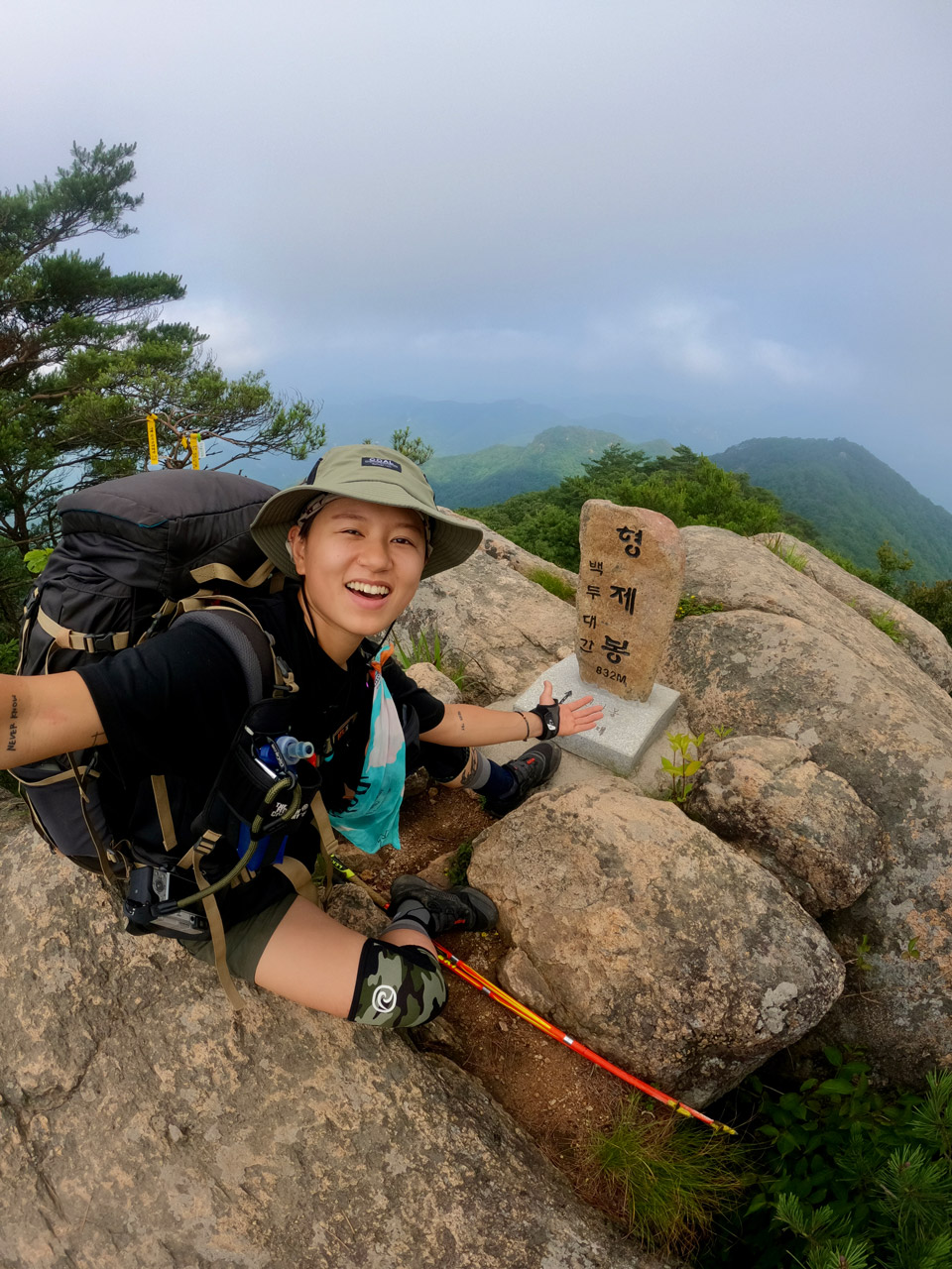 속리산 구간은 경치 좋지만 암릉도 가득, 휴게소에서 감자전에 콜라로 피로 풀었다 < 테마산행 < 기사본문 - 월간산 속리산 구간은 경치 좋지만... 