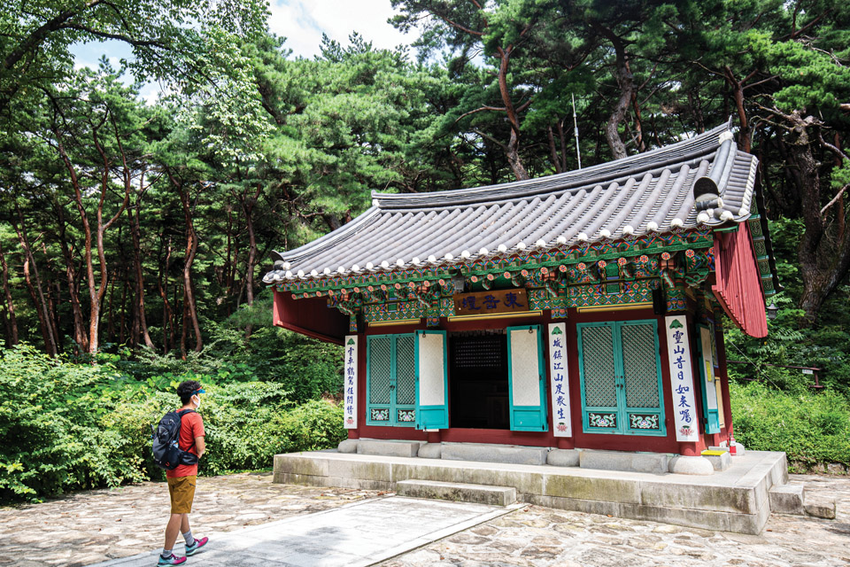 치악산은 조선시대 오악五嶽 중 동악東嶽이다. 국형사 근처에 조선 태조 이성계의 명으로 지어진 동악단이 있다.
