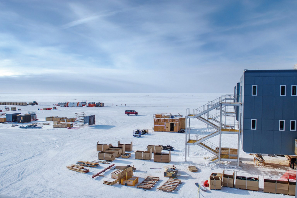 남극점에 있는 미국 아문센-스콧 기지. 사진 메사스튜디오