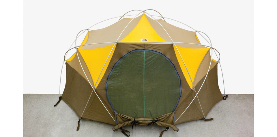 1975년 개발한 노스페이스 최초의 구형 텐트 ‘오벌 인텐션’.