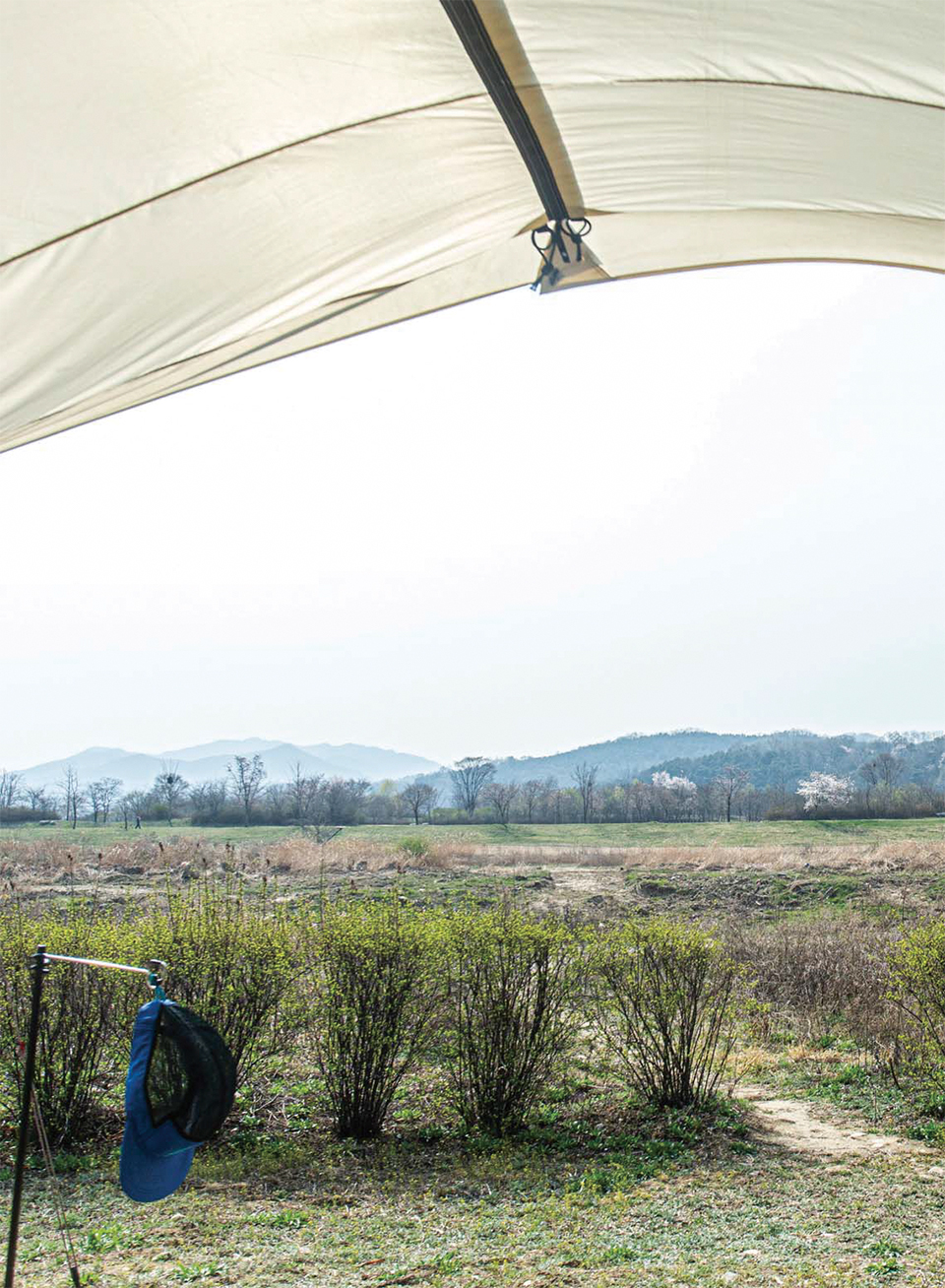 백정환, 김민진, 백종윤 가족의 
텐트에서 바라본 풍경.