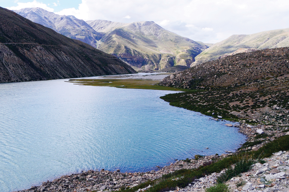 탈룽 초(호수) 뒤로 이어진 길을 따라가면, 성스러운 산으로 불리는 티베트의 카일라스와 성스러운 호수 마나사로바를 볼 수 있다. 안타깝게도 나중에 그 사실을 알게 되어 가지 못했다.