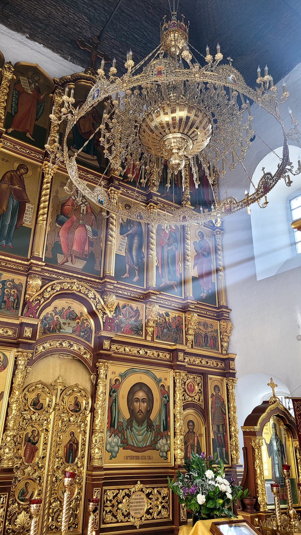 이르쿠츠크 시내에 있는 즈나멘스키 수도원, 300여 년 전에 만들어진 성경이 보관되어 있다