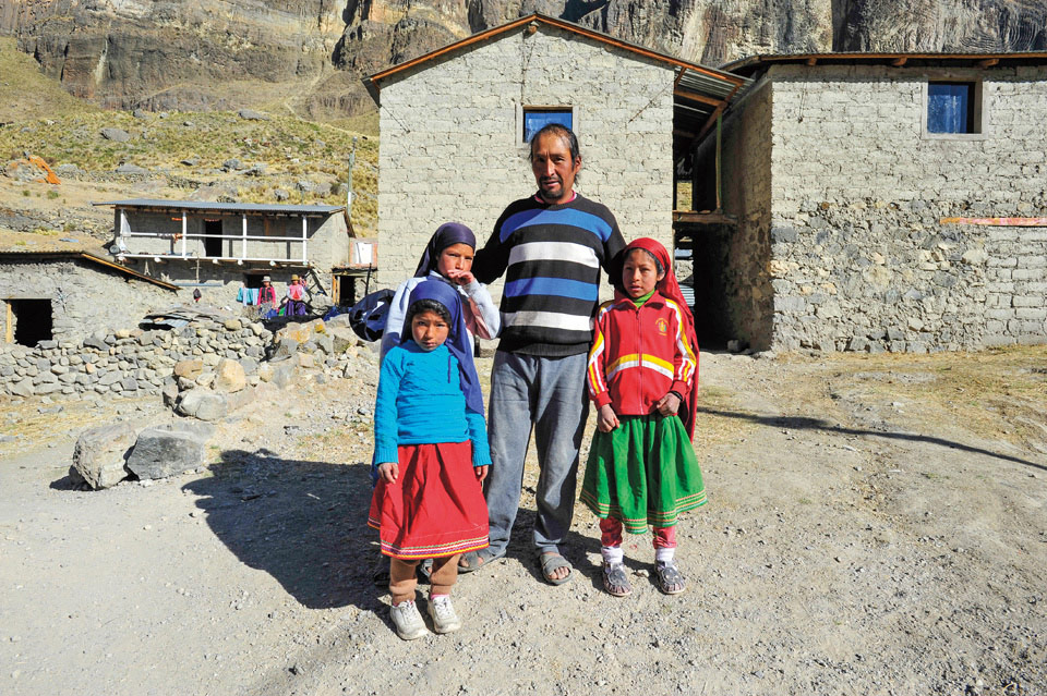 안데스산맥에서 만난 무슬림 가족.