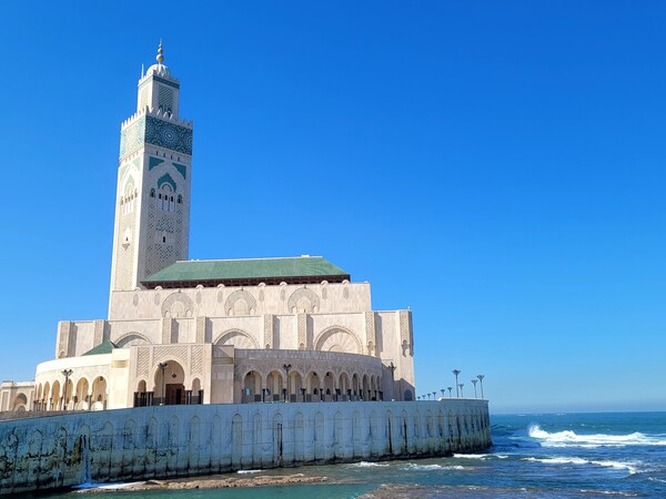카사블랑카 하산 2세 모스크의 미나렛은 210미터로 세계에서 두 번째로 높다
