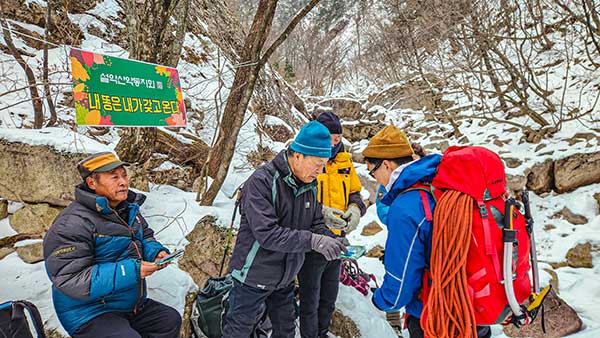 ���ǻ�ǵ���ȸ ȸ����. ���� 1~2�� ���ǻ� ������� ����� �Ա����� �뺯���� ������ �����ߴ�. Ư�� ���� �������� ������ ��Һ���, ���̺�Ÿ�̿� �Ѻ���, ��� �������� ������ ���� ��ǰ�� ȸ������ �ʽ��Ϲ� ����� ���� �����ߴ�.