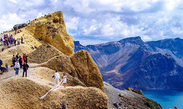북파의 화산재가 쌓여 봉우리를 이룬 곳.