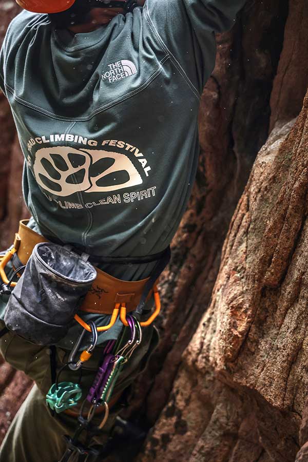 제천 저승봉에서 매년 열리는 트래드 클라이밍 페스티벌. 올해로 7회째를 맞았다.